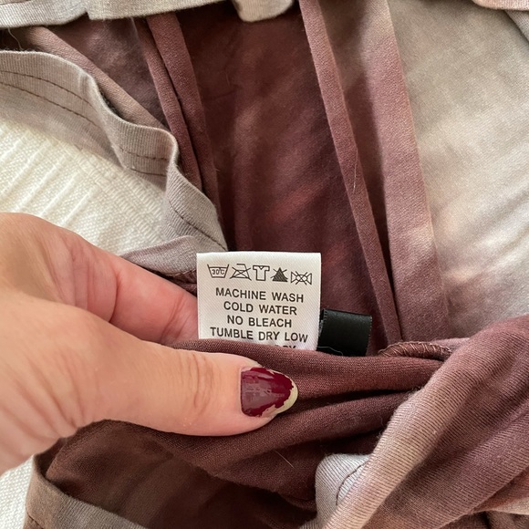 iOi tie dye pleated V-neck brown beige A-line open back sleeveless dress, size S - Picture 7 of 7